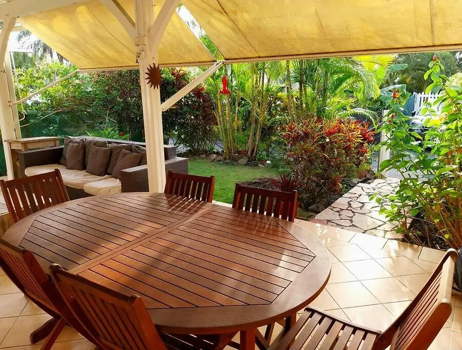 Casa de Férias Jolie Maison Avec Piscine Les Trois-Ilets Martinica